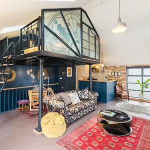  Apartment Pittville Loft - Cheltenham Highly Rated With Free Parking